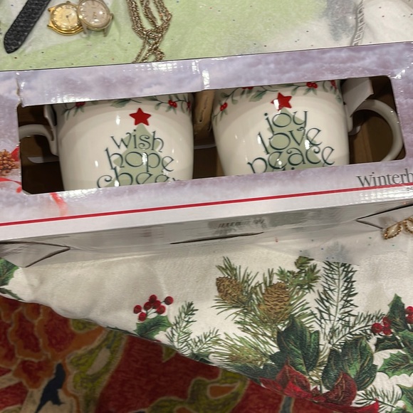 Pfaltzgraff Winterberry Mugs – Set of Holiday Coffee Cups, Dishwasher Safe - Picture 1 of 8
